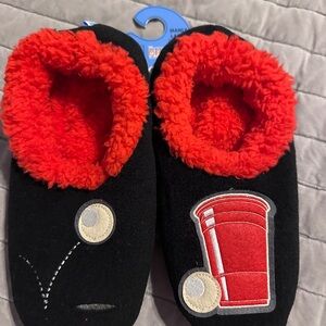 Snoozies Beer Pong Slippers
